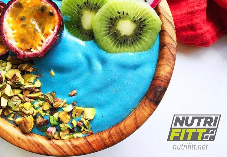 HIGH PROTEIN TROPICAL SMOOTHIE BOWL